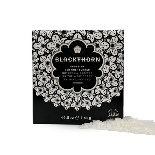 Blackthorn Sea Salt 1,4kg Box kaufen | Handgeschöpftes Meersalz aus Schottland | Intensiver Geschmack mit Meeresnote | Europaweiter Versand | Jetzt entdecken!
