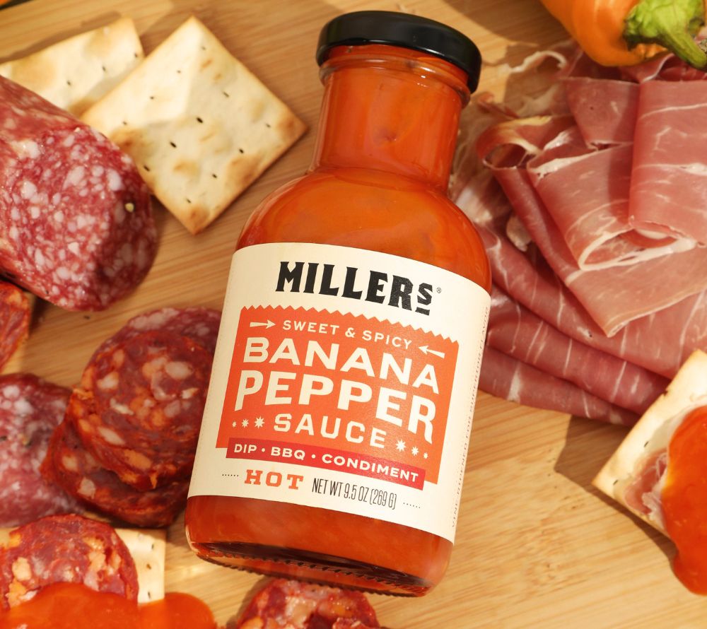 Banana Pepper Hot Sauce von Miller’s kaufen – original US-Sauce mit süß-scharfem Geschmack & Scovie™-Auszeichnung. Ideal für Burger, BBQ, Käse & Geschenke.