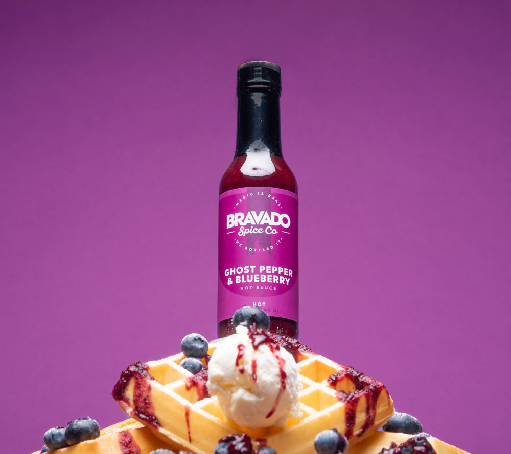 Ghost Pepper & Blueberry Hot Sauce von Bravado Spice Co kaufen | süß, feurig, einzigartig | Ideal als Wing-Soße, Käse-Dip, Pancake-Topping