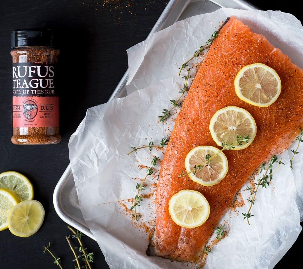 Fish Rub 6.8 oz. von Rufus Teague kaufen | Frisch und würzig mit einer leicht salzigen Note | Ideal zu Fisch, Garnelen, Muscheln und Meeresfrüchte