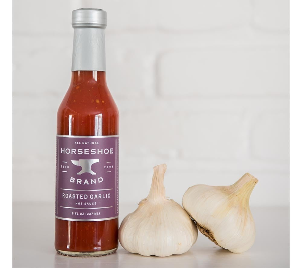 Roasted Garlic Hot Sauce von Horseshoe Brand kaufen | Intensives Knoblaucharoma mit scharfem Pfeffer | Ideal für vielseitige Gerichte