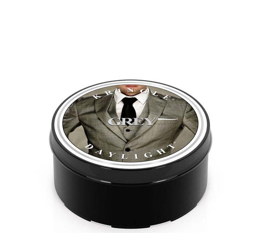 Kringle Daylight Grey von Kringle Candle kaufen | Duft: Moschus, Zitrus, Patschuli, Sandelholz, Vanille | Brenndauer: 12 Stunden