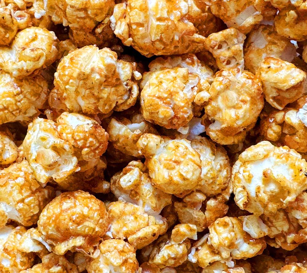 Popcorn Bavarian Almond Symphony von Everly Grace | Ermöglichen Sie Ihren Kunden den puren Geschmack Bayerns | Darf in keinem Sortiment fehlen