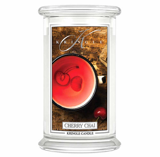 Kringle Jar Large Cherry Chai von Kringle Candle kaufen | Duft: Saftige Kirschen, Chai-Gewürze, süß | Brenndauer: 100 Stunden