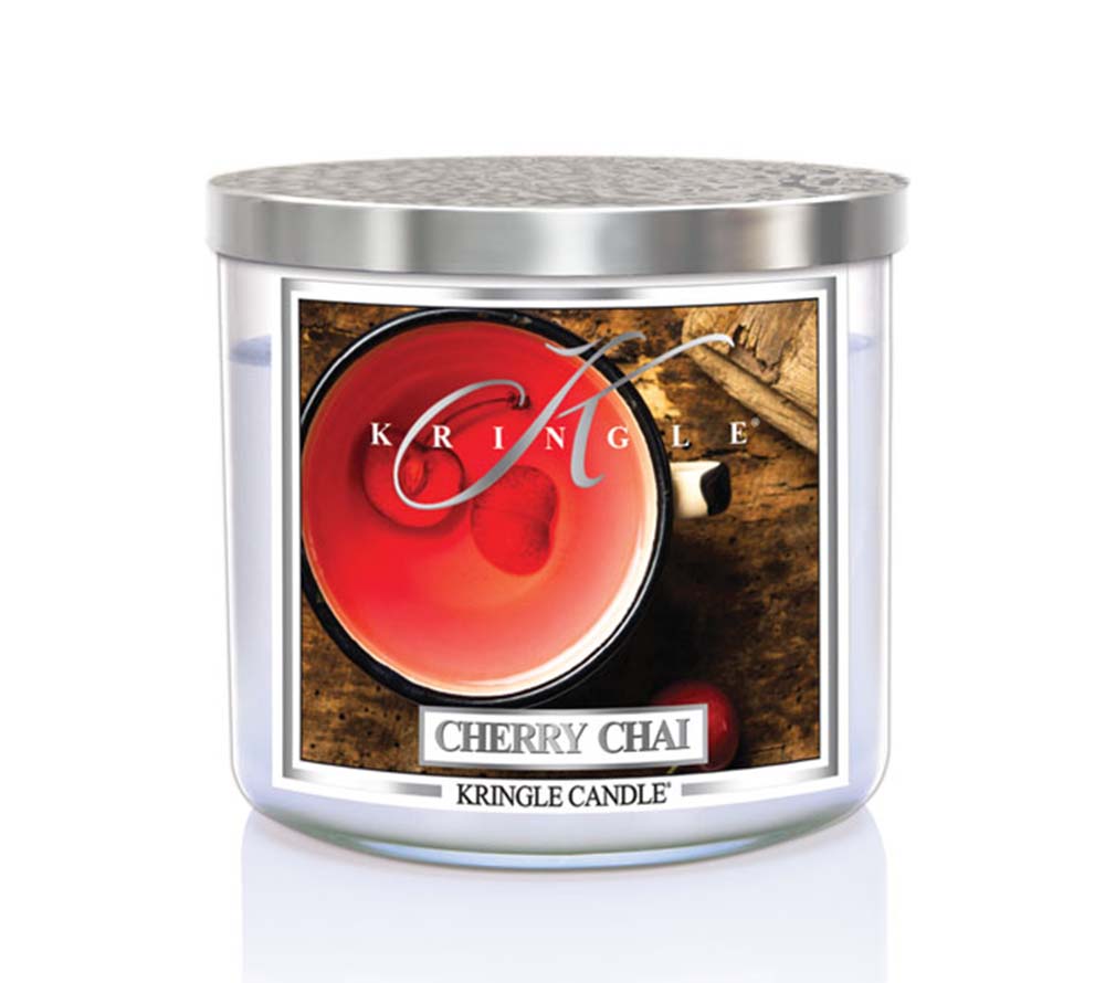 14.5oz Soy Jar Cherry Chai von Kringle Candle kaufen | Duft: Saftige Kirschen, Chai-Gewürze, süß | Brenndauer: 45 Stunden