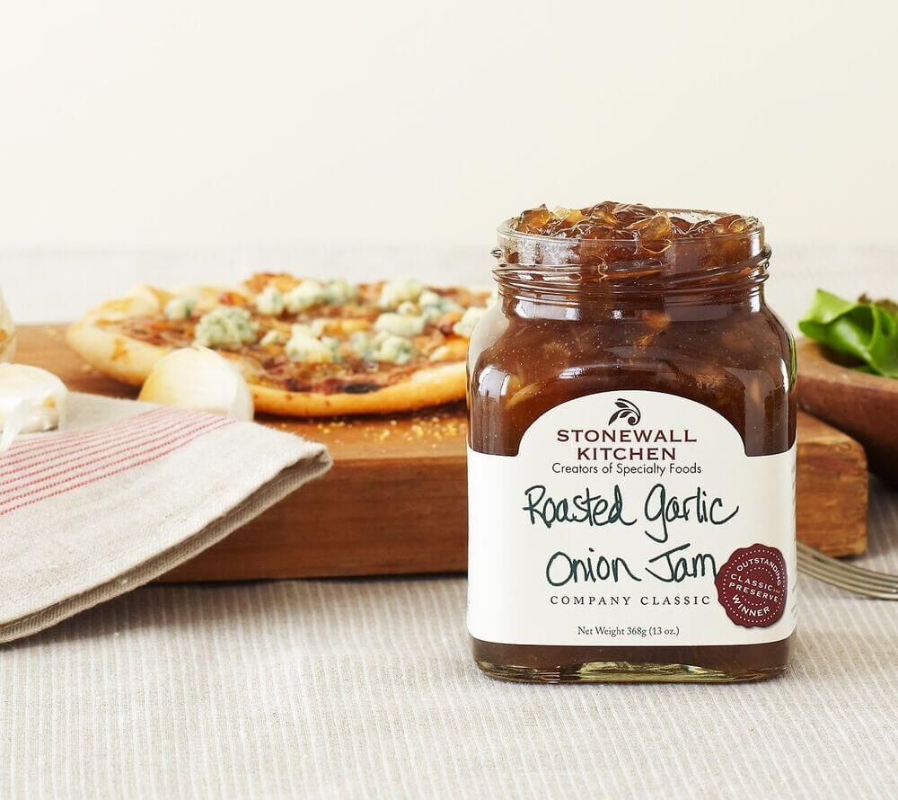 Roasted Garlic Onion Jam von Stonewall Kitchen kaufen | Süßer Knoblauch und Zwiebeln, leichte Säure | Ideal für Burger, Fleisch und Käse