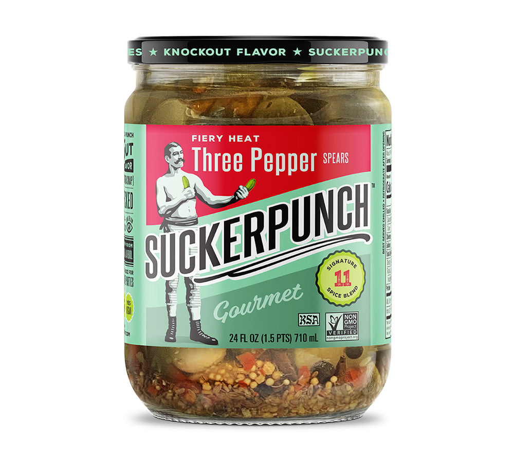 Three Pepper Pickle Spears Jar von SuckerPunch Gourmet kaufen | würzig, scharf, kräftig | Ideal für Snacks, Sandwiches und Käseplatten