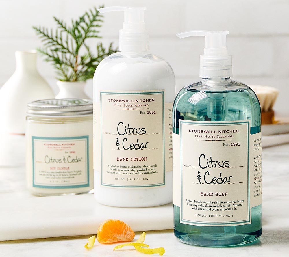 Citrus & Cedar Hand Lotion von Stonewall Kitchen kaufen | Zitrusfrisch, holzig, belebend | Feuchtigkeitsspendend, Sanft, Vitaminreich