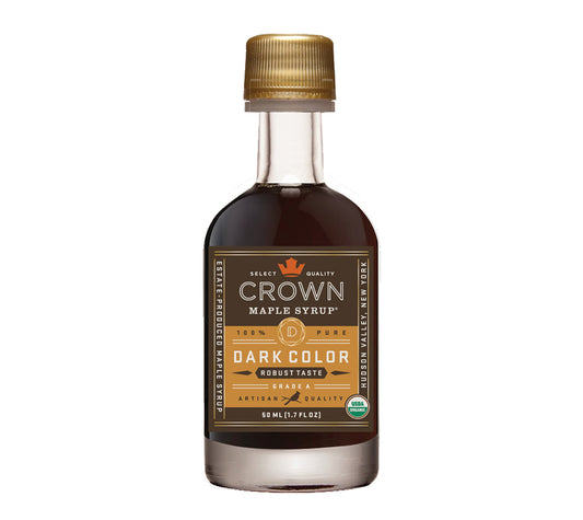Dark Color Ahornsirup von Crown Maple kaufen | Cremig-dunkler Ahornsirup mit Noten von Graham Cracker, Toffee und Pekannuss | Praktische Portionen | Jetzt probieren!