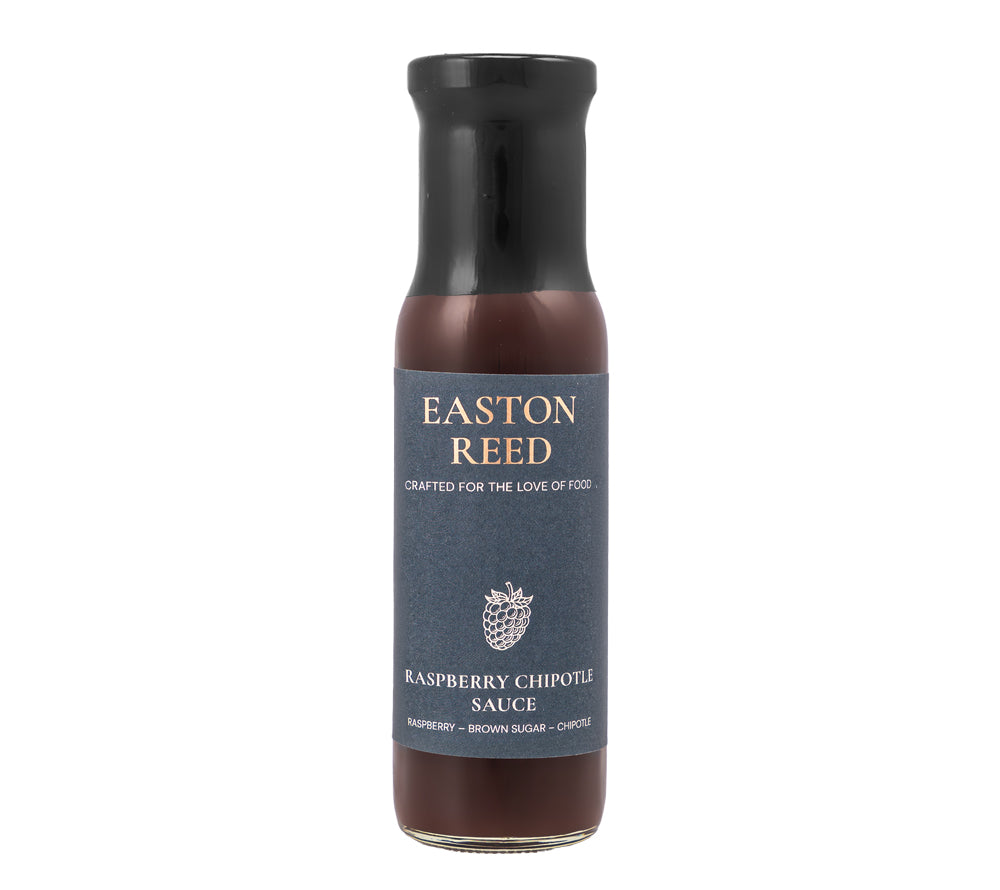 Easton Reed Raspberry Chipotle Sauce: Himbeere trifft Chipotle-Chili. Fruchtig, rauchig und würzig – ideal zu BBQ, Käse, Burgern und kreativen Gerichten.