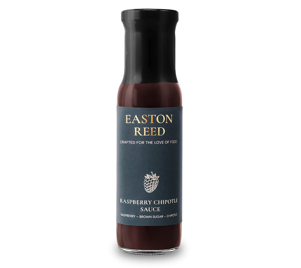 Easton Reed Raspberry Chipotle Sauce: Himbeere trifft Chipotle-Chili. Fruchtig, rauchig und würzig – ideal zu BBQ, Käse, Burgern und kreativen Gerichten.