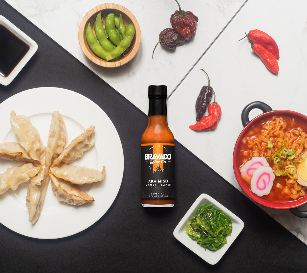 Aka Miso Ghost Reaper Hot Sauce von Bravado Spice Co kaufen | scharf, würzig, vielfältig | Ideal als Sushi-Dip, Grillmarinade, Wing-Glasur 