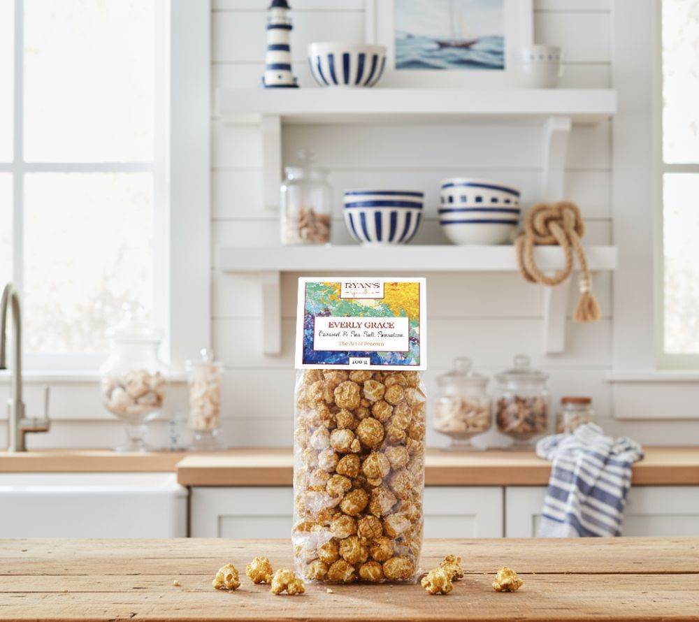 Everly Grace Popcorn Caramel & Sea Salt Sensation Bag 100 g von Ryan's Specialties kaufen | Süß, knusprig, karamell | Perfekt für Filmabende | EU-weiter Versand