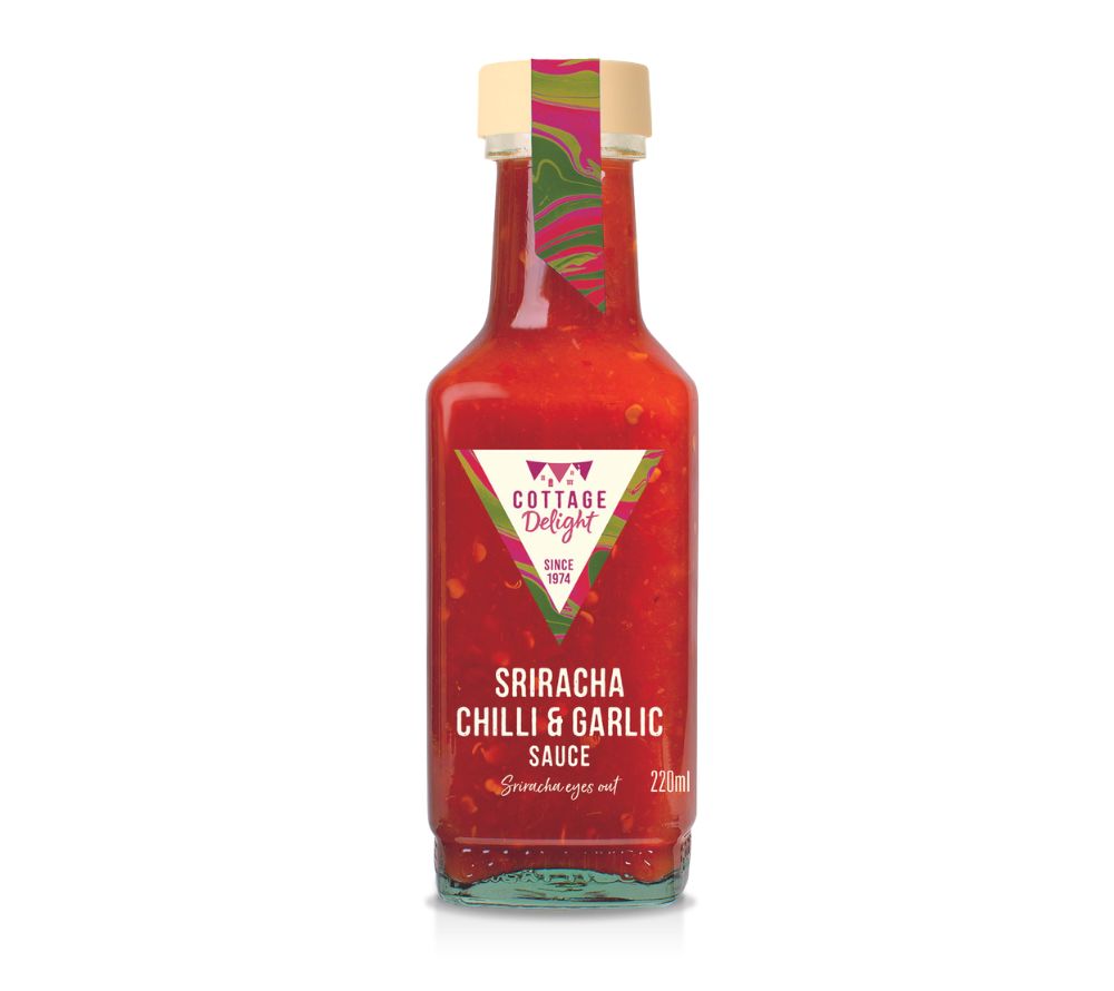 Sriracha Chilli & Garlic Sauce von Cottage Delight: Würzig mit Chili & Knoblauch. Perfekt für Dips, Burger und Marinaden. Vegan & glutenfrei.