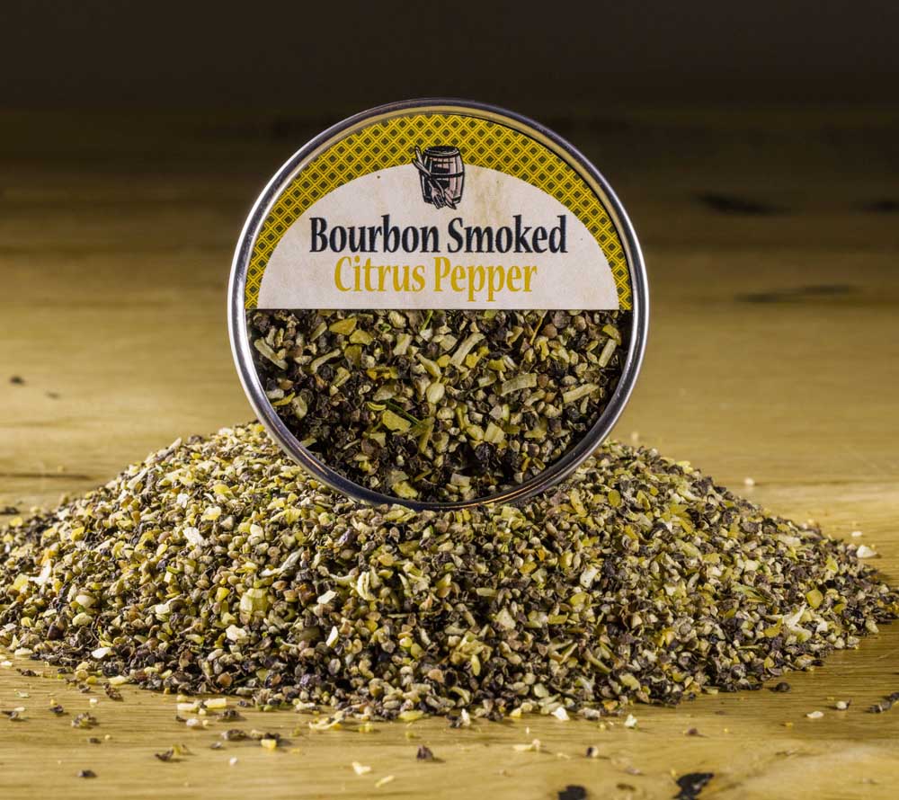 Bourbon Smoked Citrus Pepper mit geräuchertem Pfeffer, Orange und Fenchel. Premium-Gewürz aus Kentucky für Fisch, Fleisch, Gemüse und BBQ.