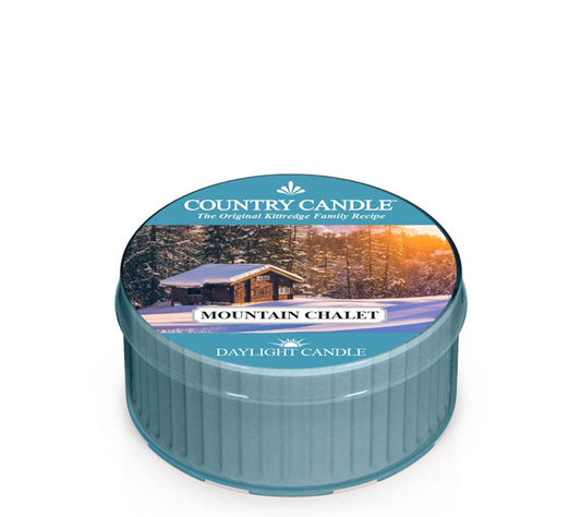 Country Daylight Mountain Chalet von Country Candle kaufen | Duft: Rauchig, frisch, winterlich, gemütlich | Brenndauer: 12 Stunden