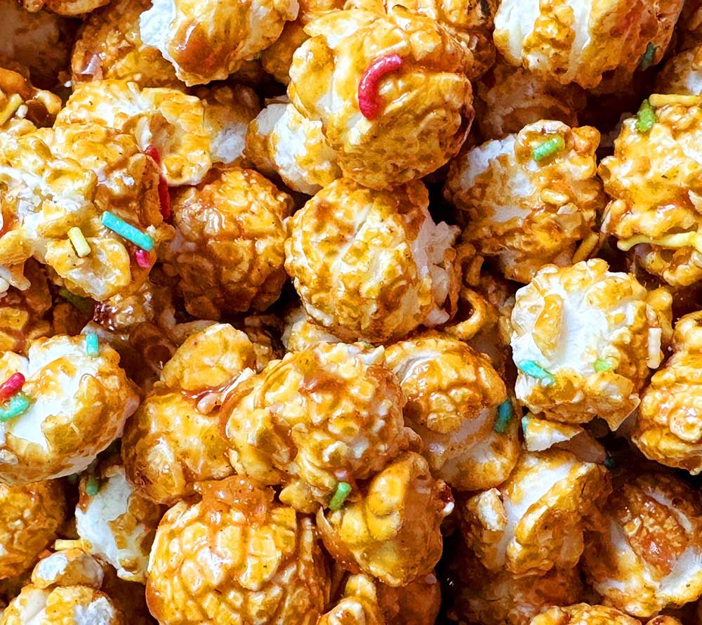 Everly Grace Popcorn Birthday Cake Confetti Bag von American Heritage GmbH & Co. KG kaufen | Karamell, Vanille, süße Streusel | Ideal als Snack | EU-weiter Versand