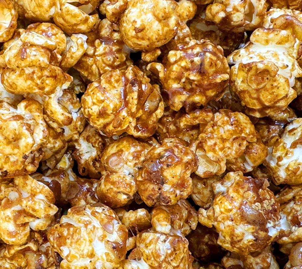 Everly Grace Popcorn Espresso Euphoria von Ryan's Specialties kaufen | Karamell mit Espresso | Perfekt für Filmabende 