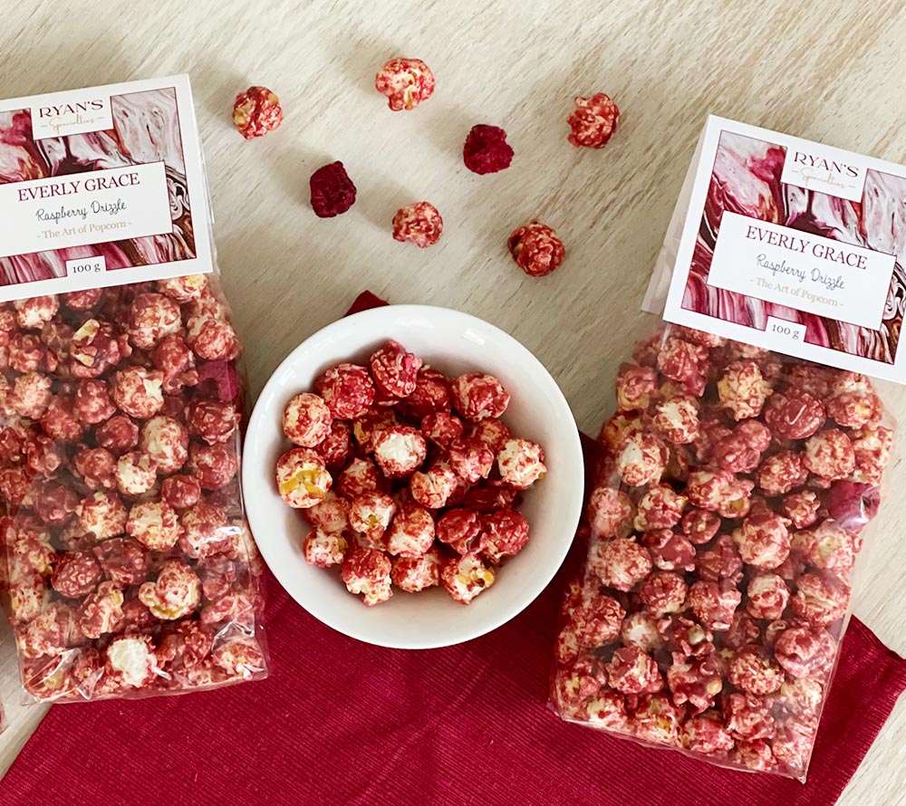 Everly Grace Popcorn Raspberry Drizzle Bag 100 g von Ryan's Specialties kaufen | Süß, fruchtig, Johannes- Himbeere | Perfekt für Filmabende