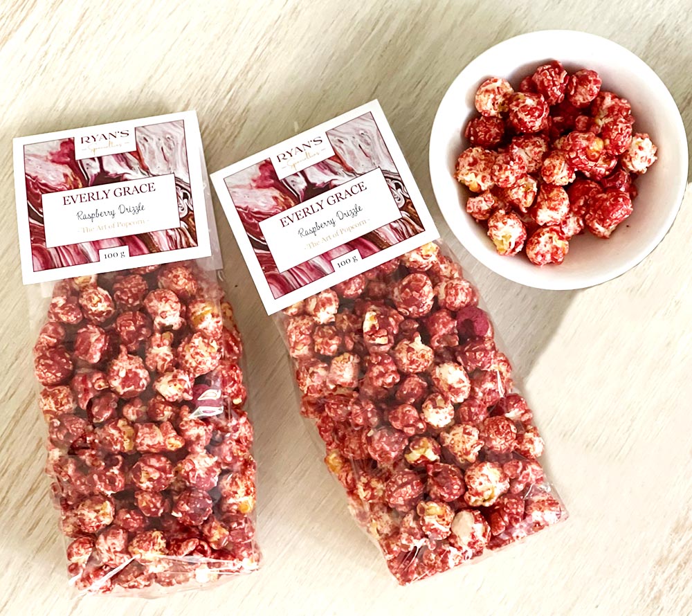 Everly Grace Popcorn Raspberry Drizzle Bag 100 g von Ryan's Specialties kaufen | Süß, fruchtig, Johannes- Himbeere | Perfekt für Filmabende