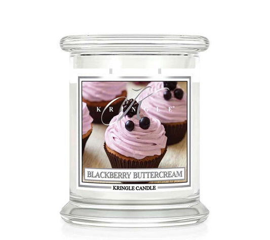 Kringle Jar Medium Blackberry Buttercream von Kringle Candle kaufen | Duft: Buttercreme, Brombeere, Milch, Ahorn, Zimt | Brenndauer: 75 Stunden 