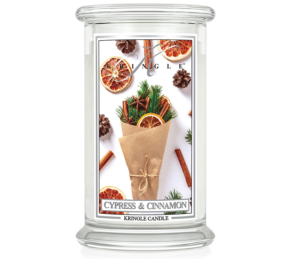 Cypress & Cinnamon von Kringle Candle kaufen | Frische von Zypresse und Orange | harmonische Tiefe durch Zimt | beruhigende Akzente