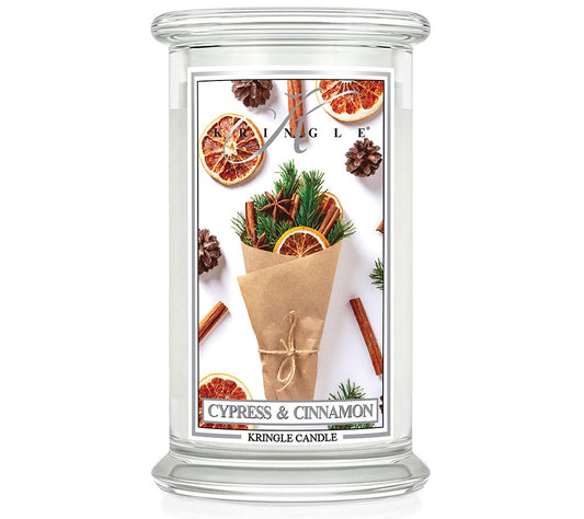 Cypress & Cinnamon von Kringle Candle kaufen | Frische von Zypresse und Orange | harmonische Tiefe durch Zimt | beruhigende Akzente