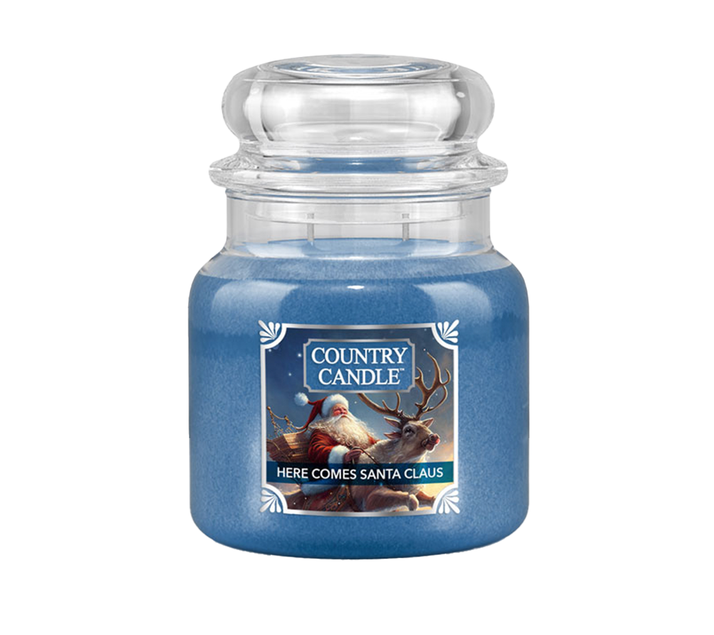 Here Comes Santa Claus von Country Candle | Frische eines verschneiten Tannenwaldes direkt für Ihr Sortiment | kühle, winterliche Optik